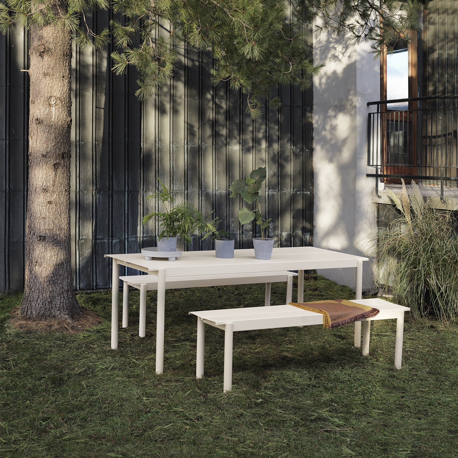 muuto | linear steel table | grey 140x75cm - Image 6