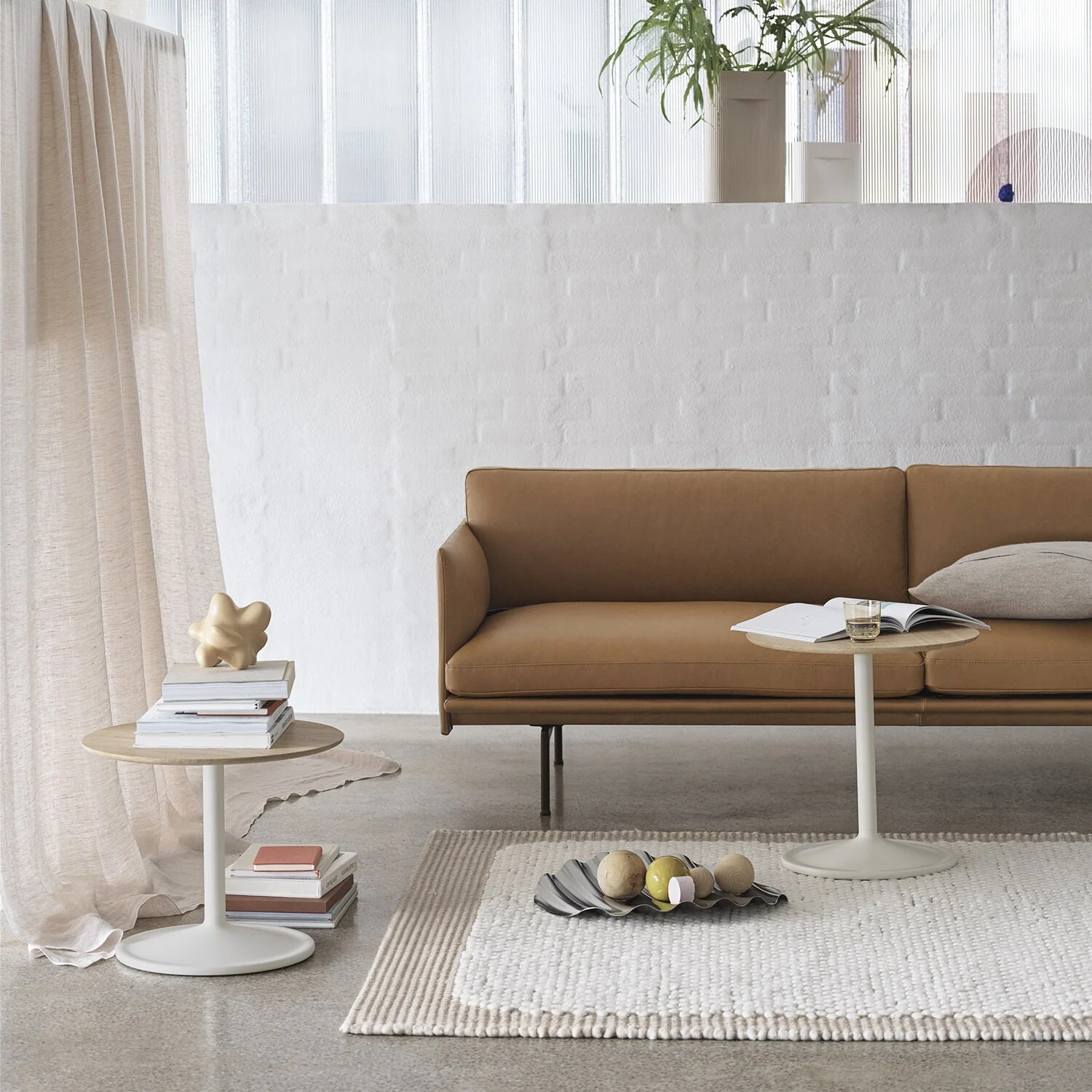 muuto | outline sofa 3 seater | refine leather cognac - Image 8
