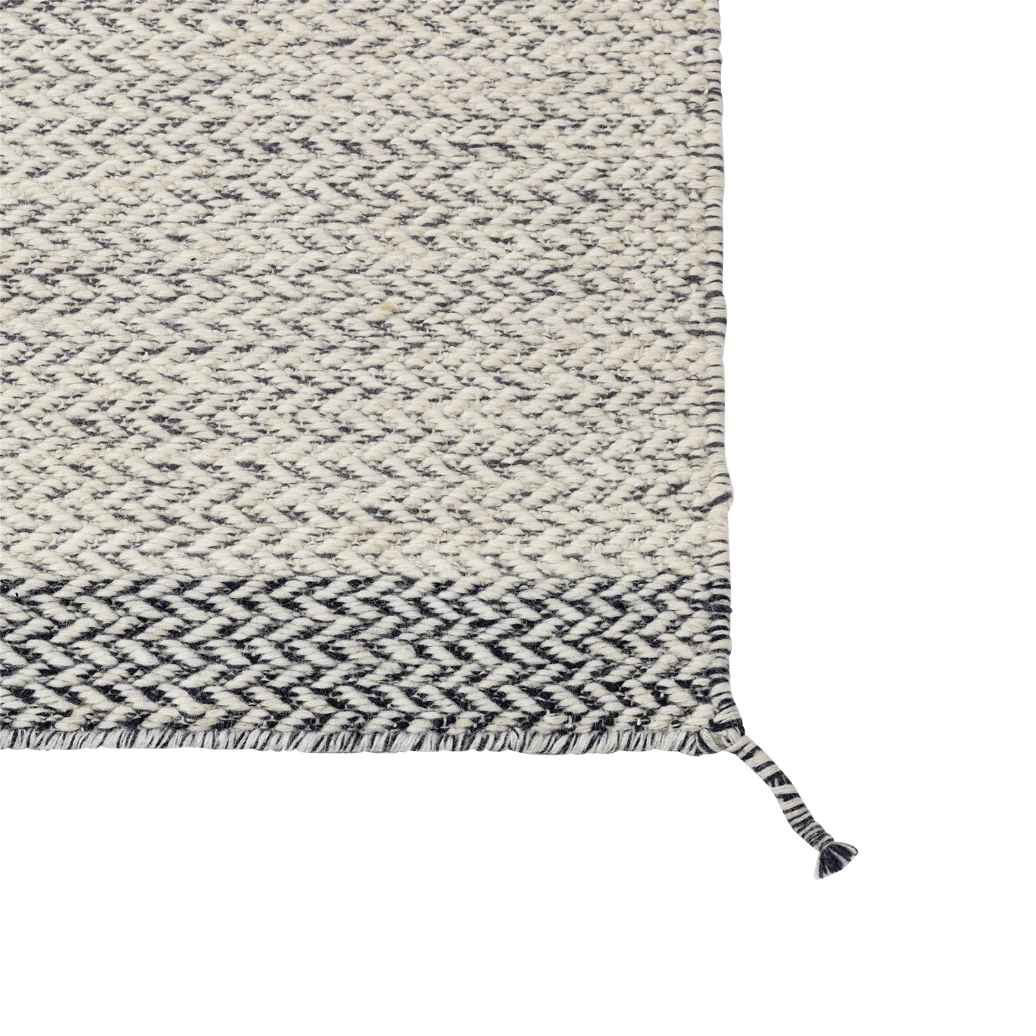 muuto | ply rug | off white 360x270cm - Image 5