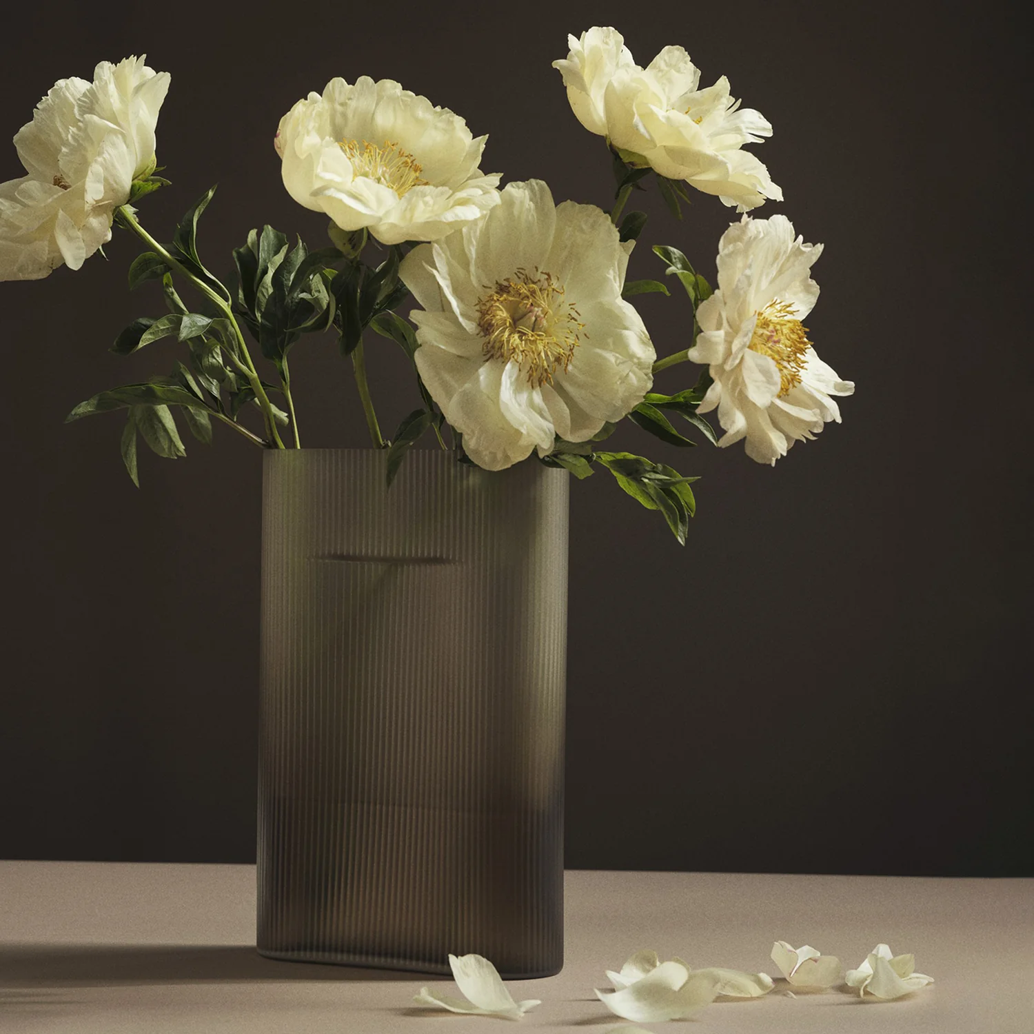 muuto | ridge vase | taupe 35cm - Image 2