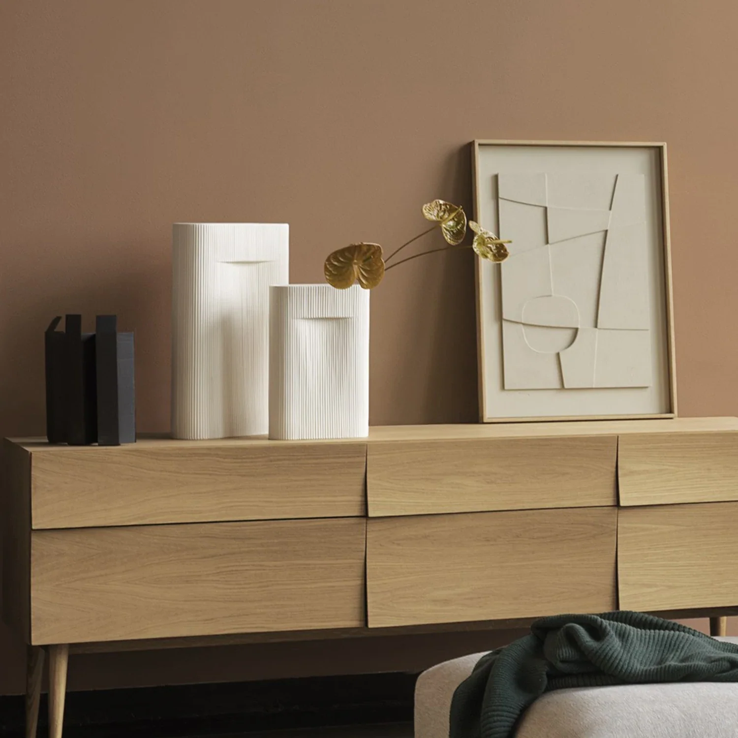 muuto | ridge vase | off white 48.5cm - DC - Image 5