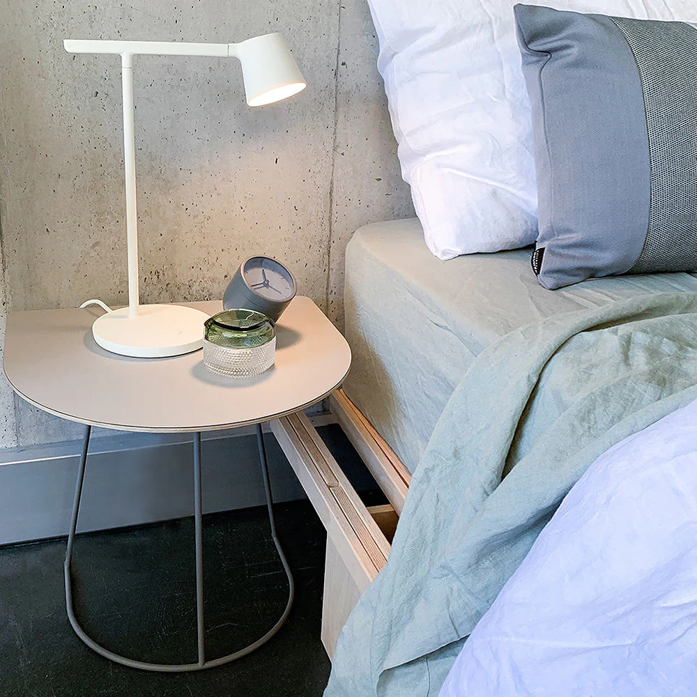 muuto | tip table lamp | white - Image 9