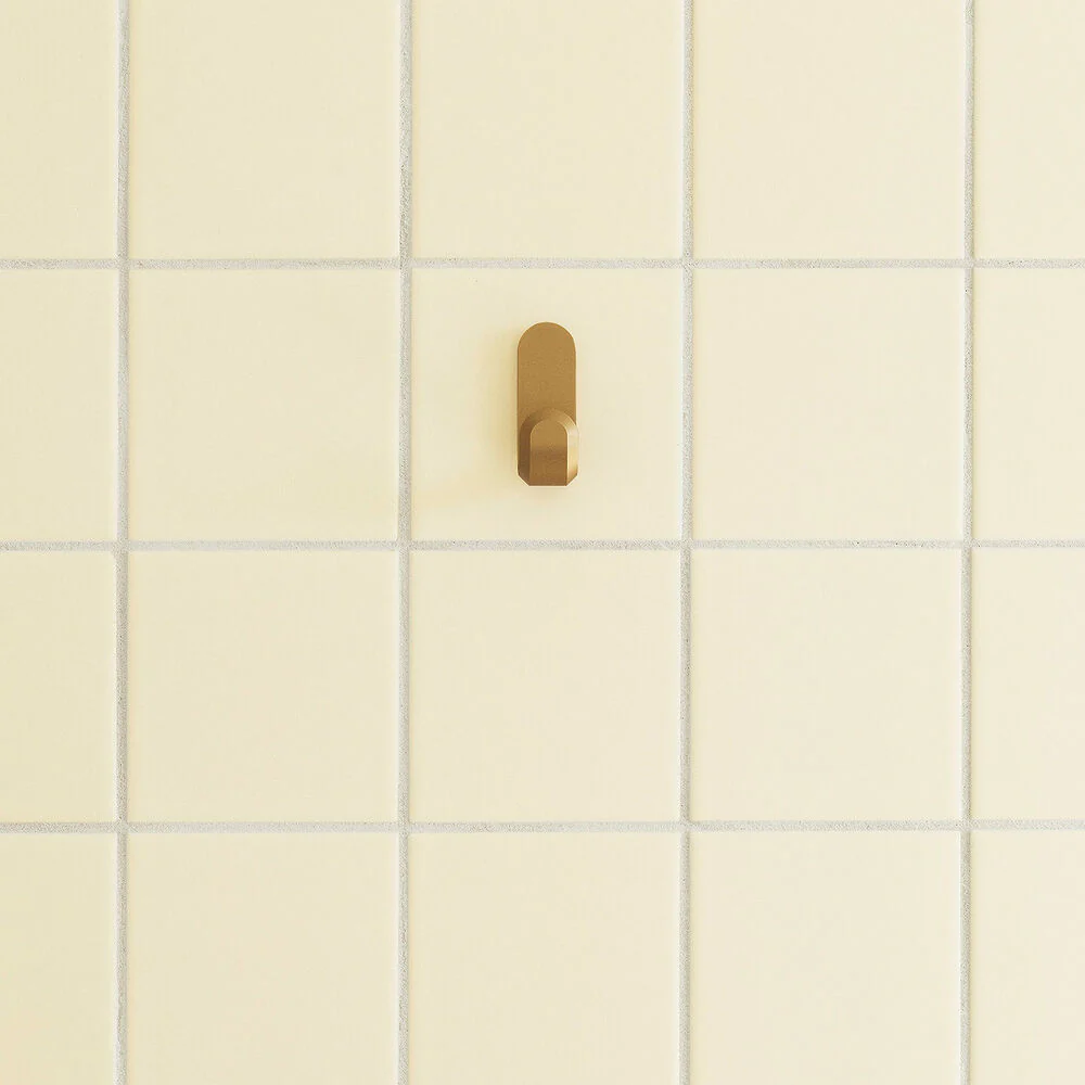 normann copenhagen | curve mini hook set | matte gold - Image 4