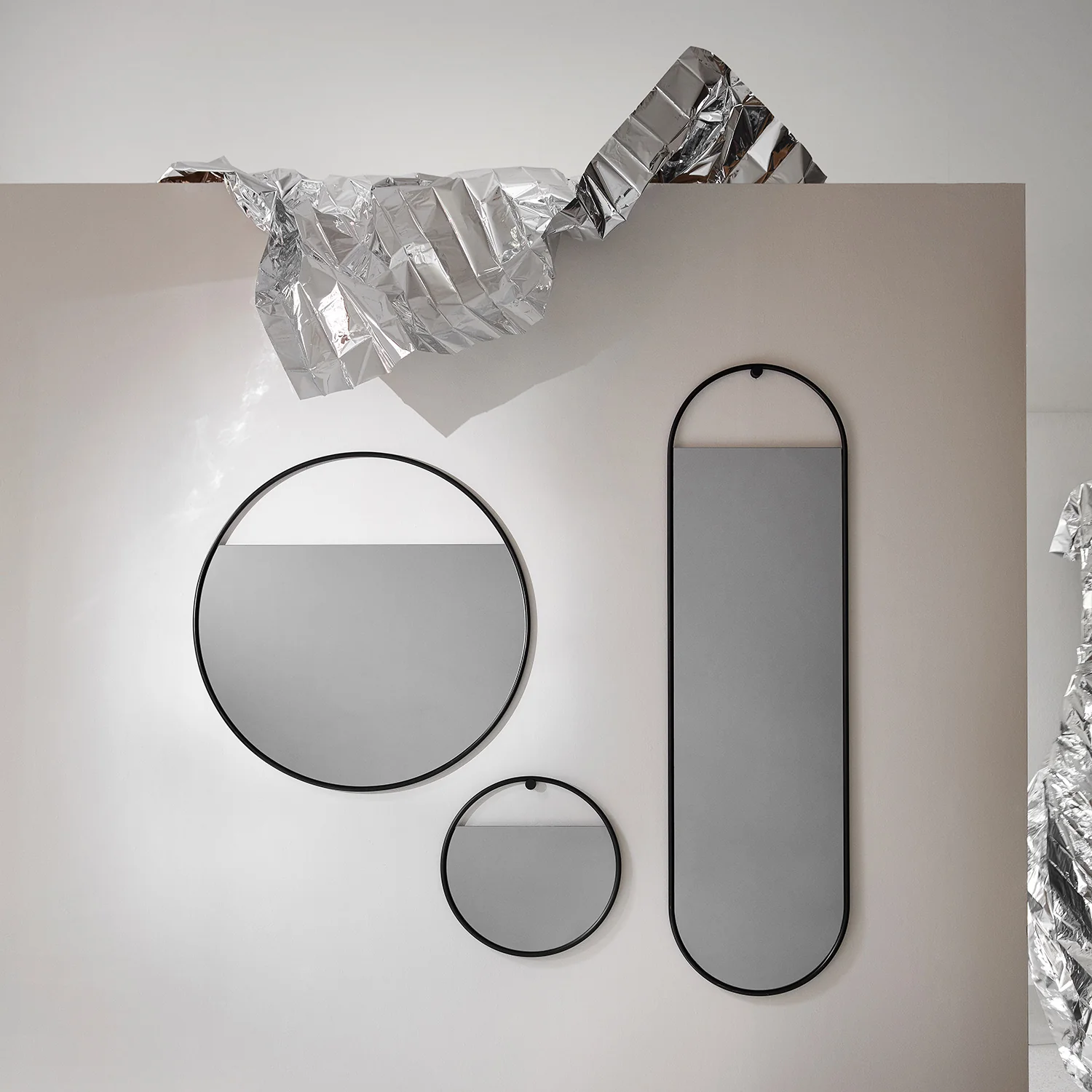 northern | peek circular mirror | large - LC - Image 3