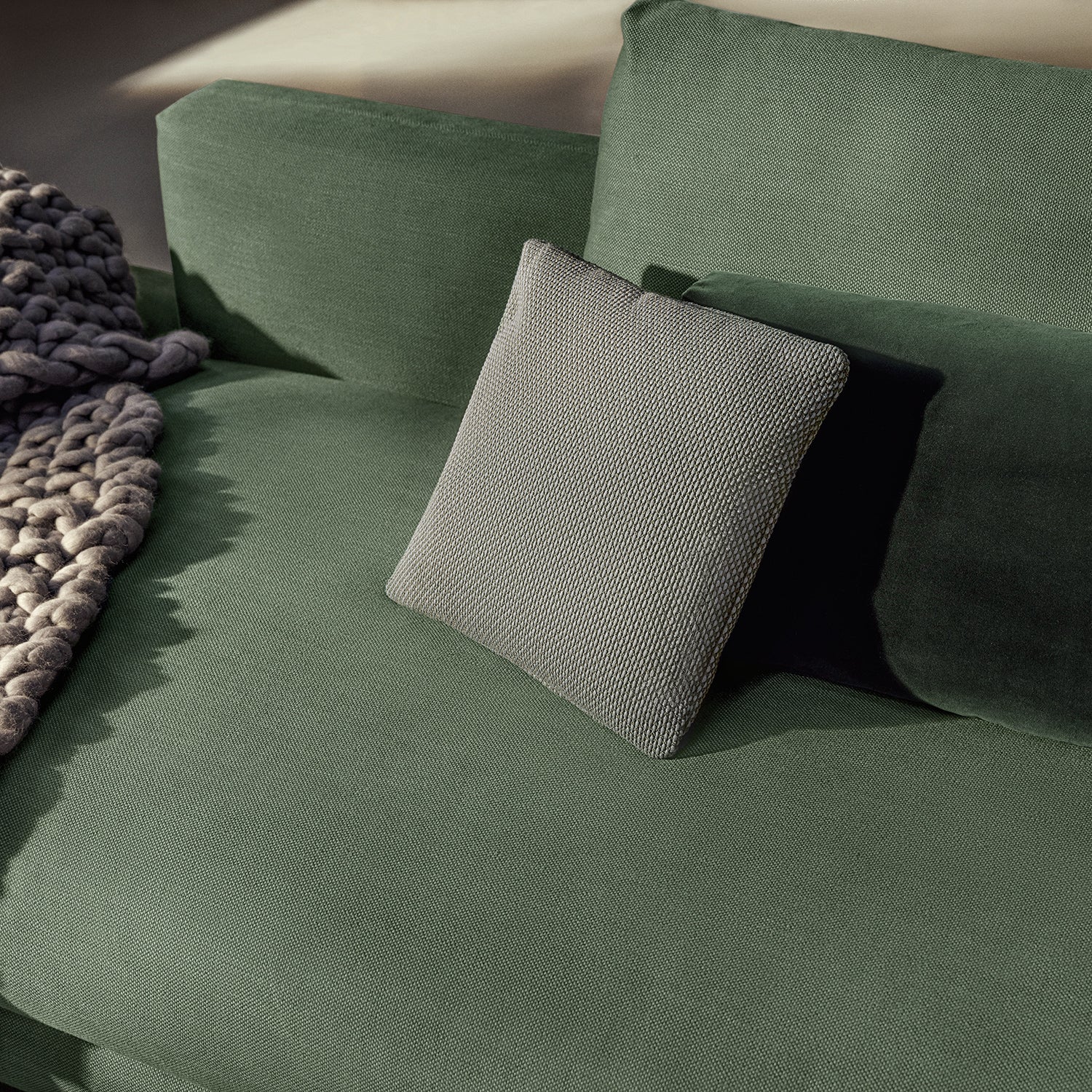 rolf benz | nuvola sofa + footstool | fabric beige grey 26384 + marrone metallic legs - Image 28