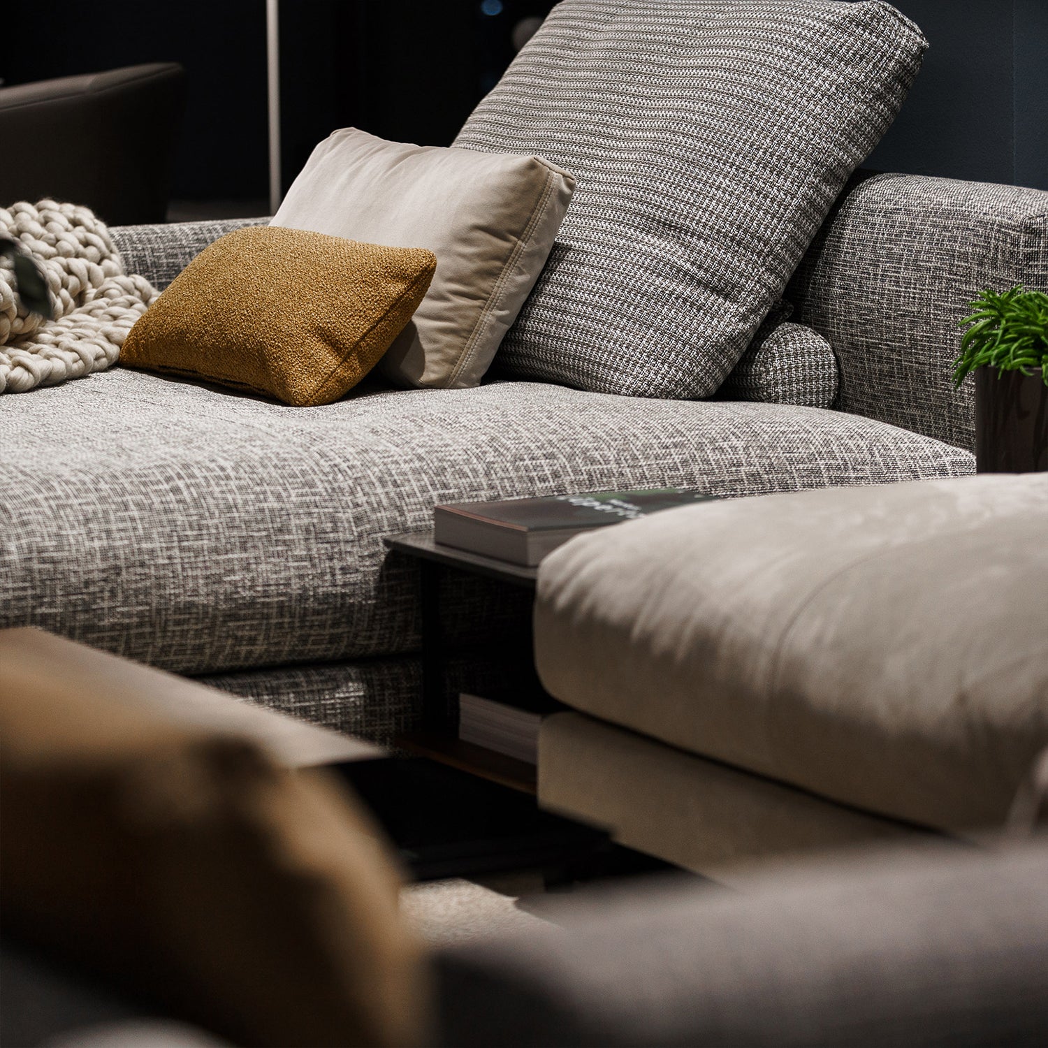rolf benz | nuvola sofa + footstool | fabric beige grey 26384 + marrone metallic legs - Image 35