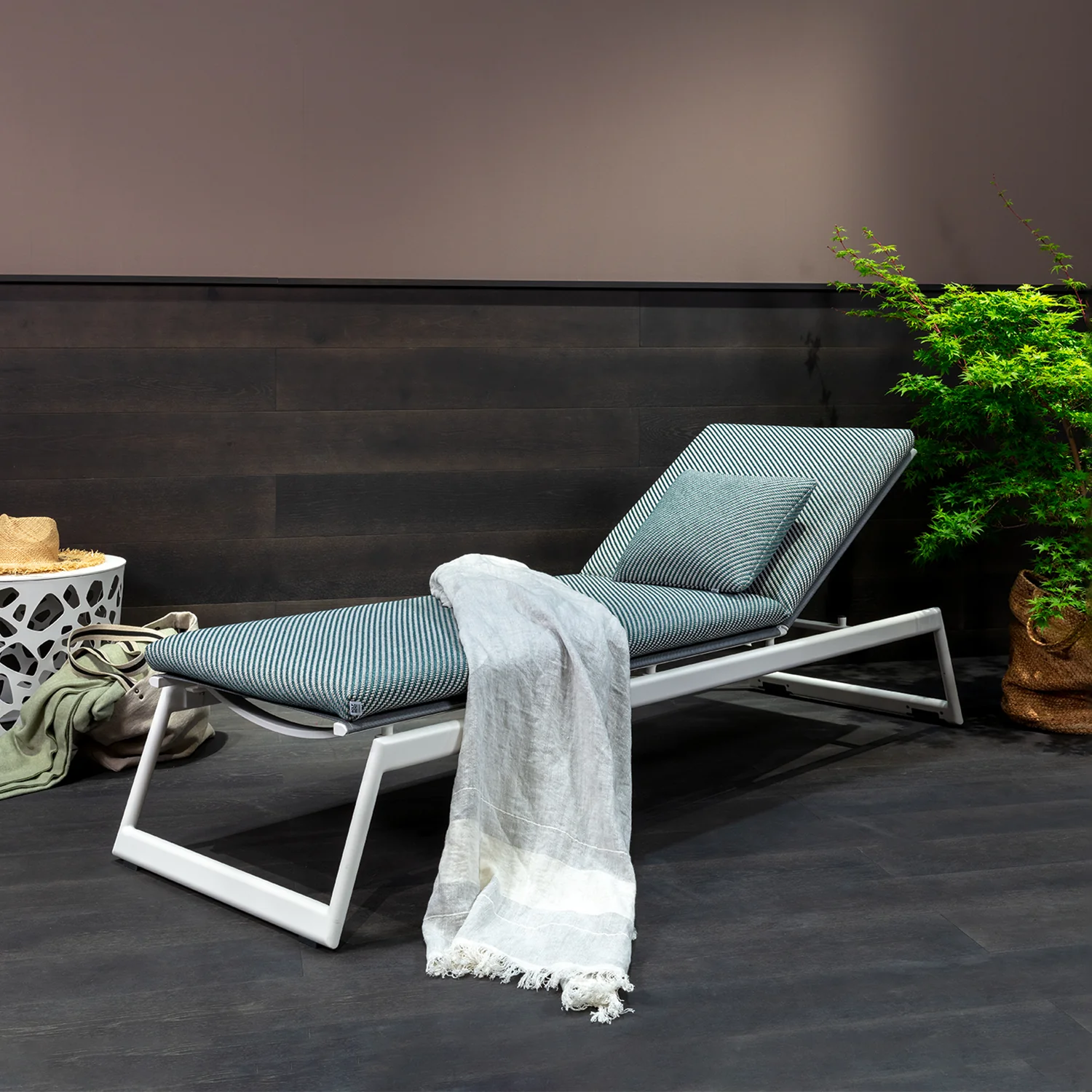 rolf benz | yoko outdoor sun lounger | bianco - Image 3