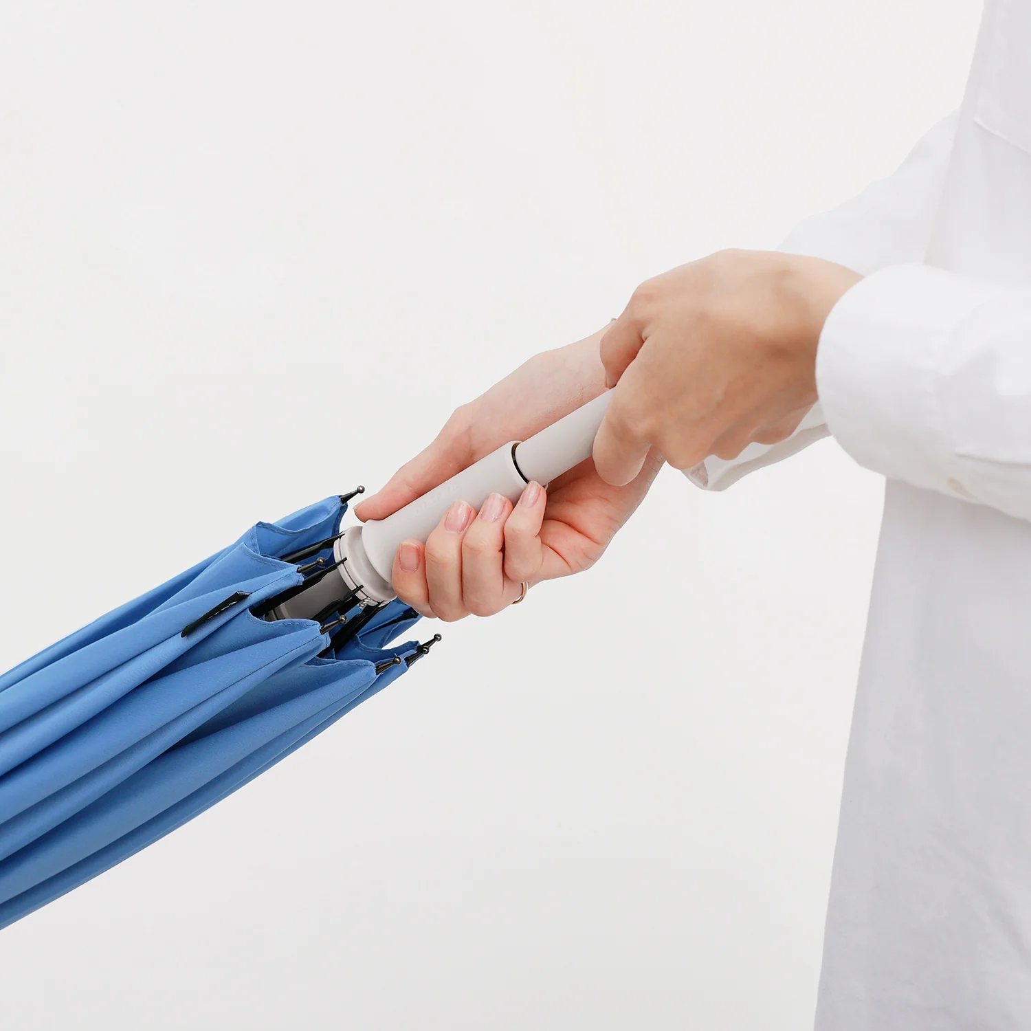 shupatto | belt-free umbrella 58cm | azure blue - Image 12