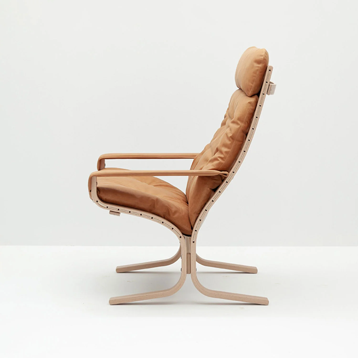 lk hjelle | siesta classic 301 chair | high back with arms | oak + vintage 413 leather - Image 2