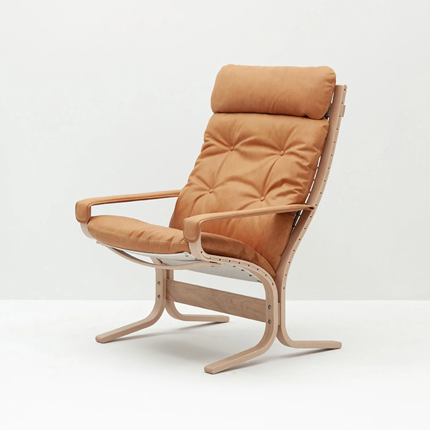 lk hjelle | siesta classic 301 chair | high back with arms | oak + vintage 413 leather - Image 5