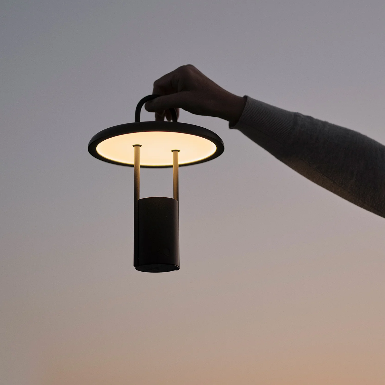 stelton | pier portable LED lamp | black - LC - Image 2