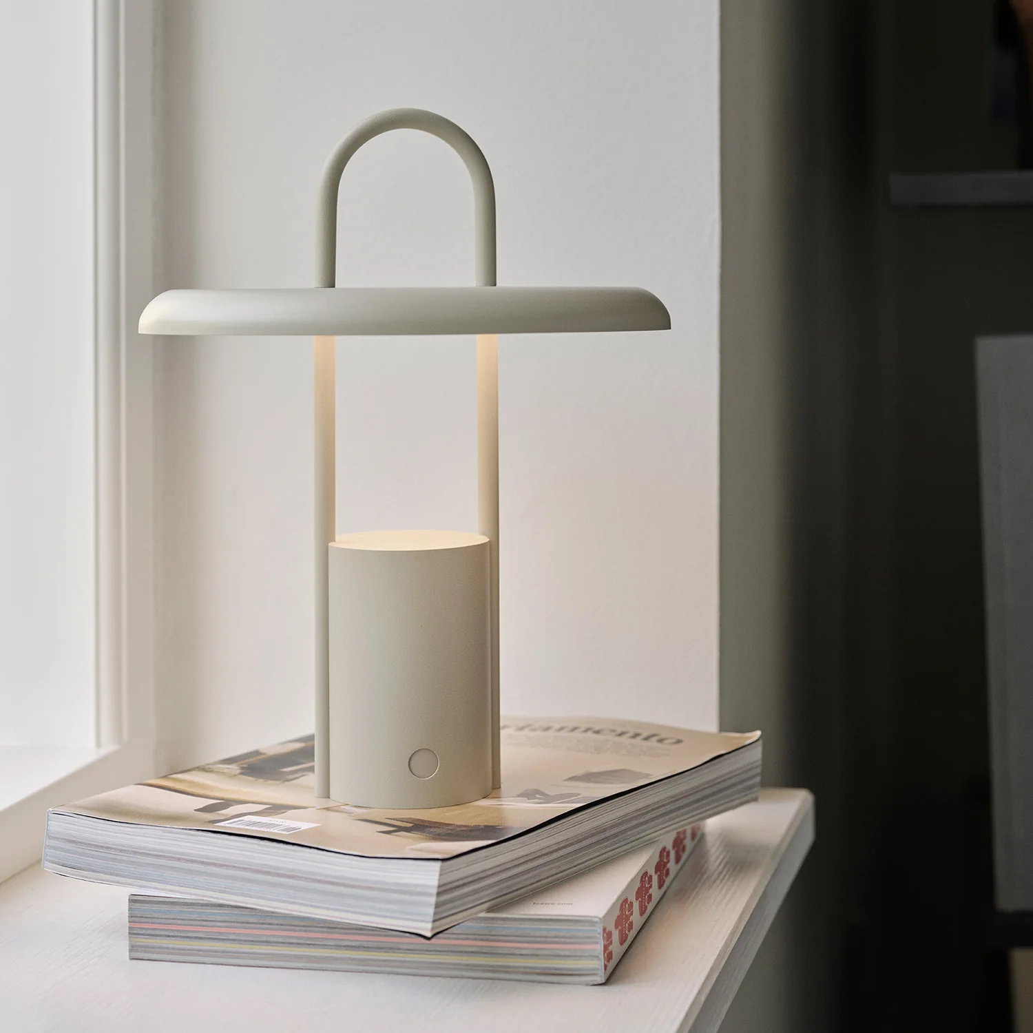 stelton | pier portable LED lamp | sand - LC - Image 2