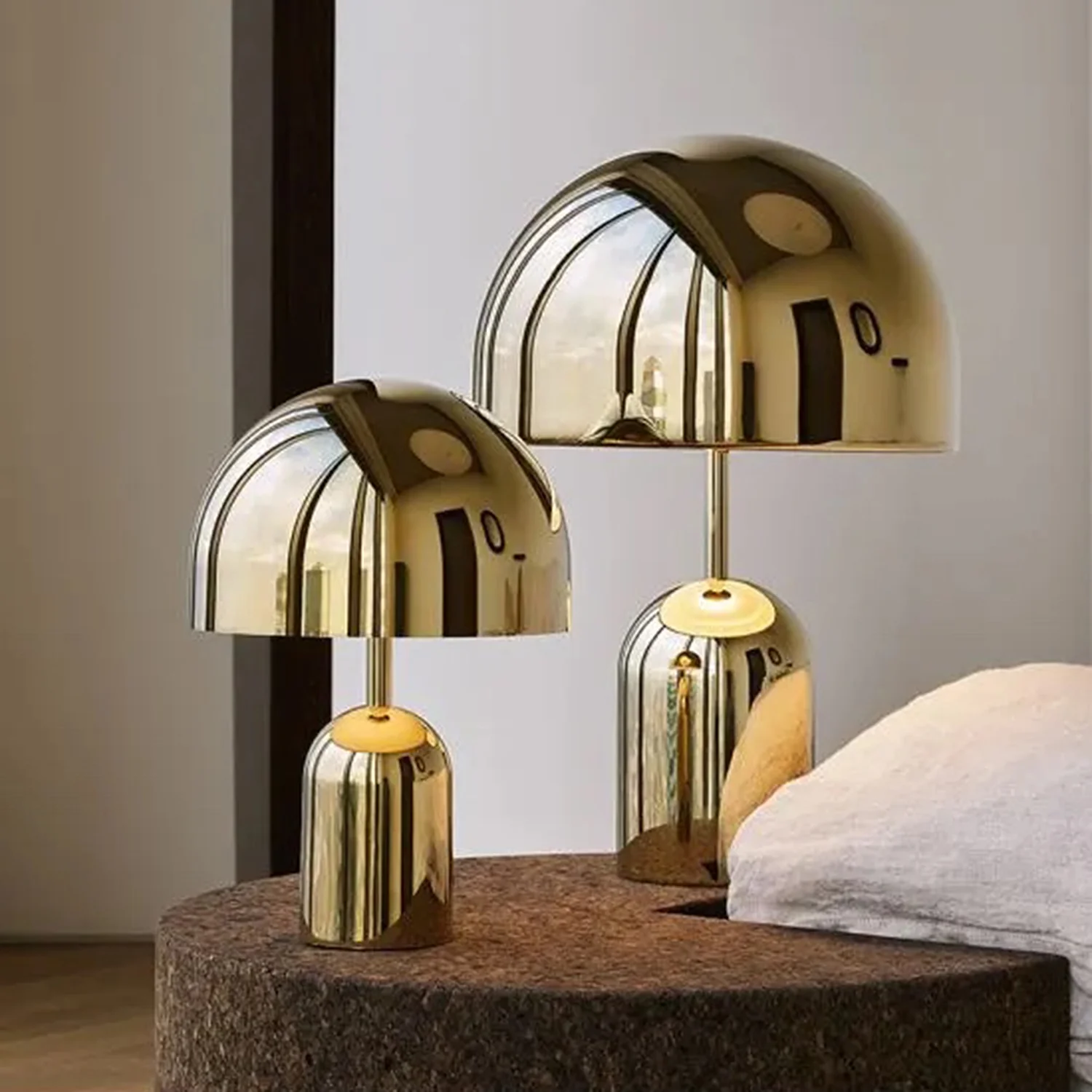 tom dixon | bell table lamp | gold - Image 6
