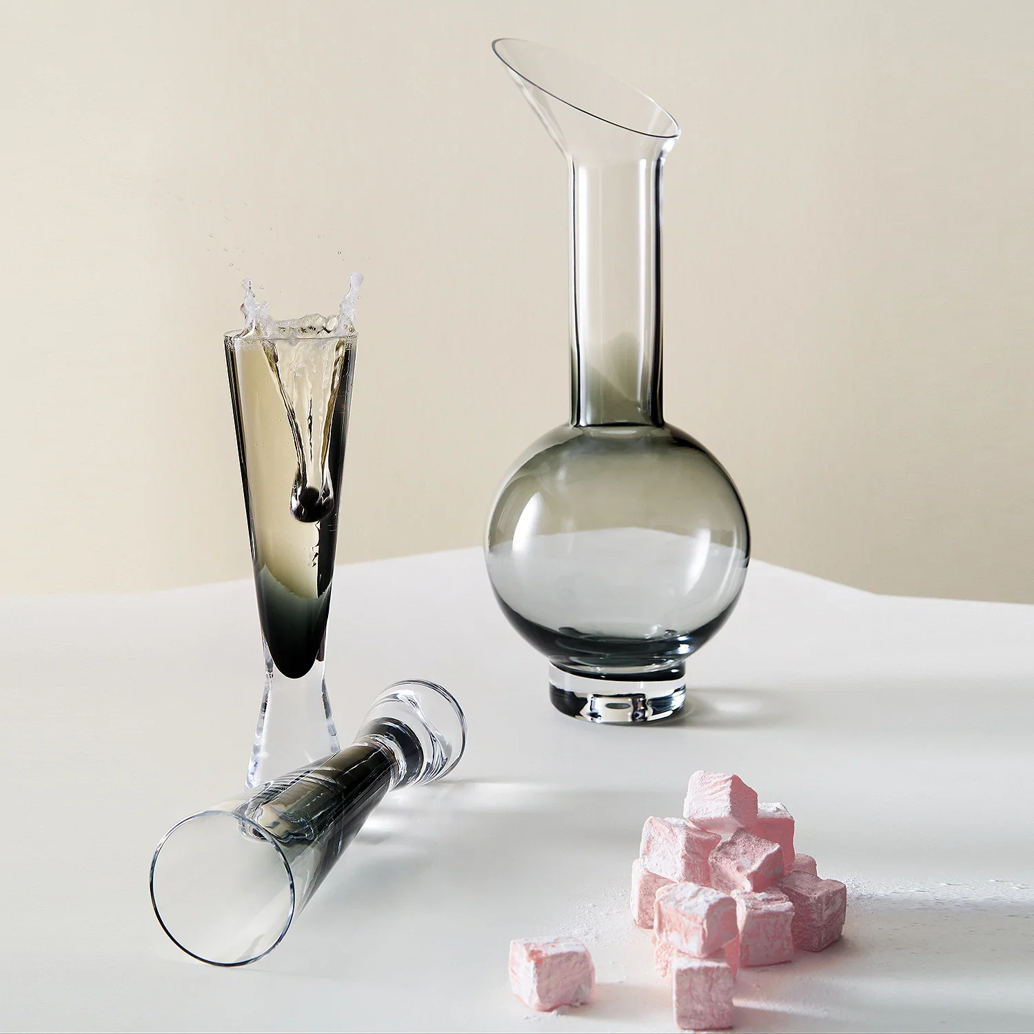 tom dixon | tank jug | black - Image 5