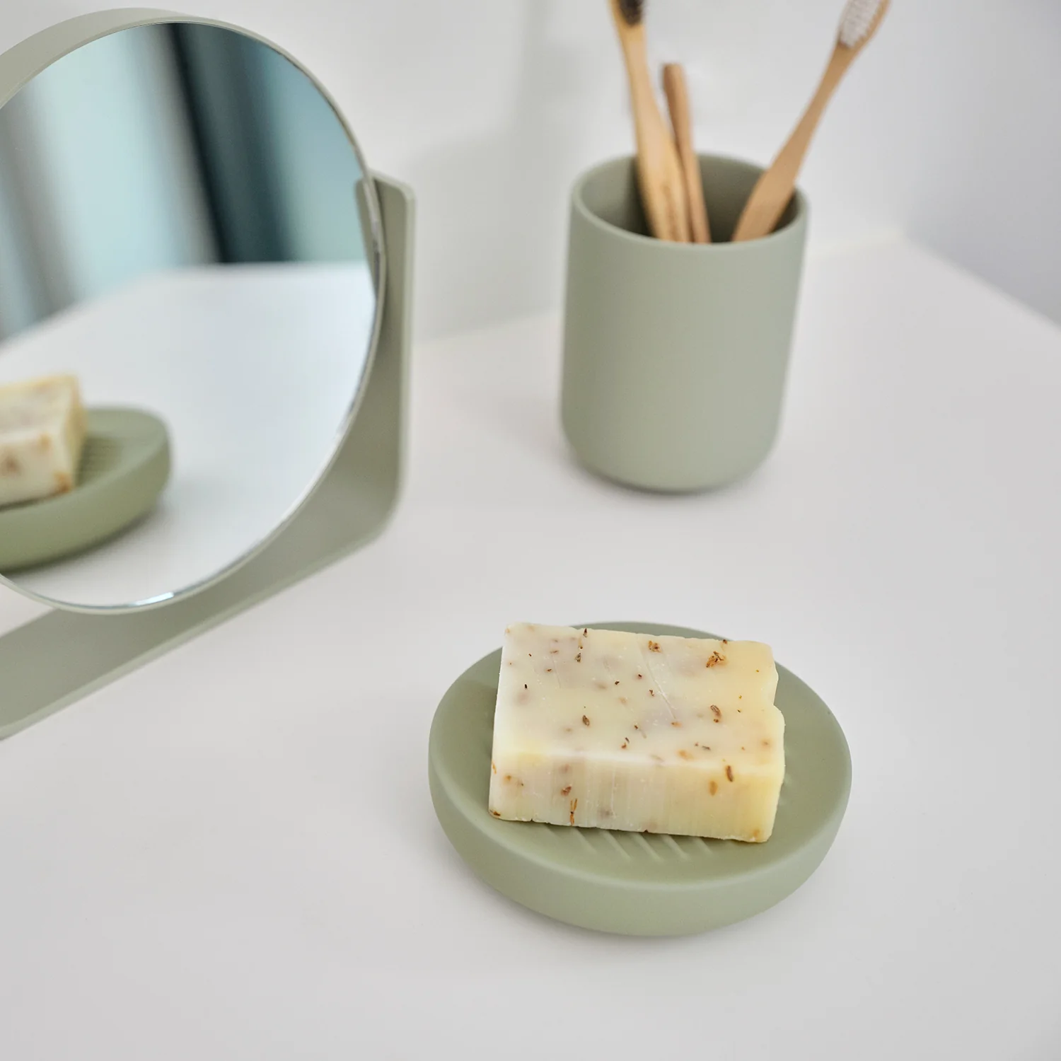 zone denmark | ume toothbrush mug | eucalyptus - Image 4