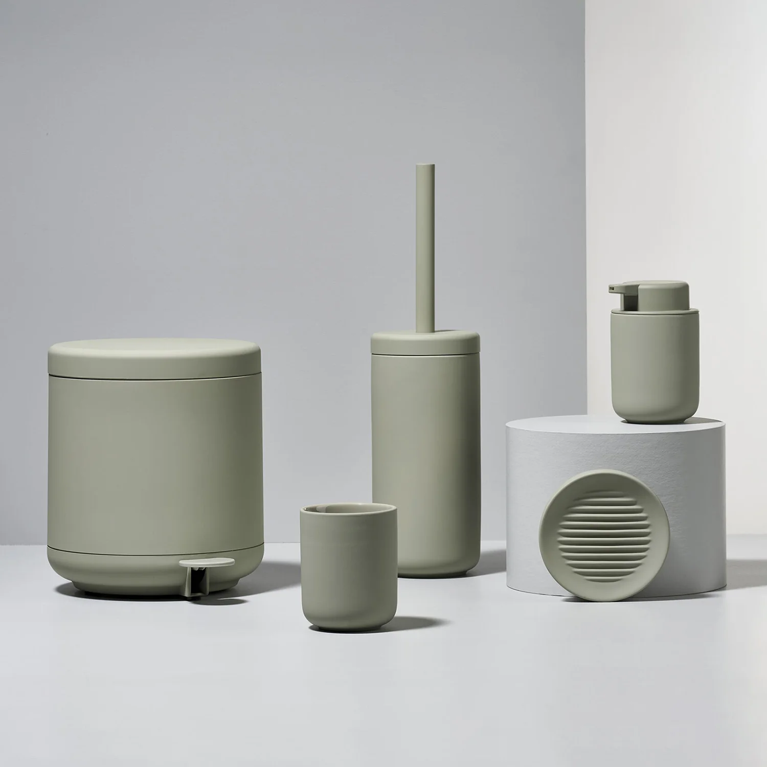 zone denmark | ume pedal bin | eucalyptus - Image 2